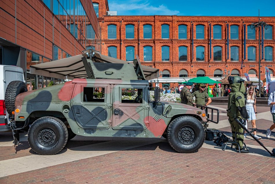 Piknik weterana w Manufakturze