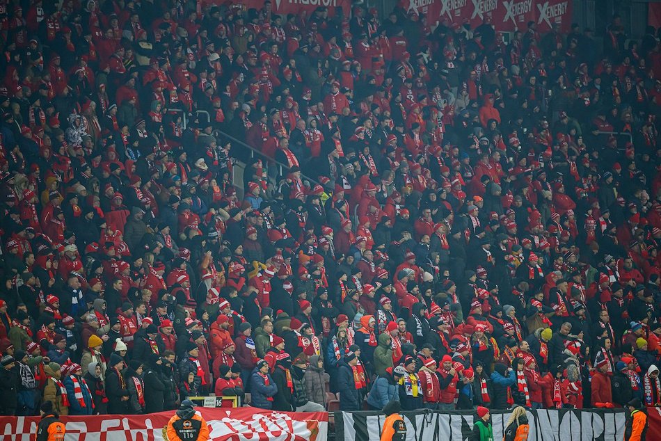 Łódź. Kibice na meczu Widzewa Łódź z Koroną Kielce