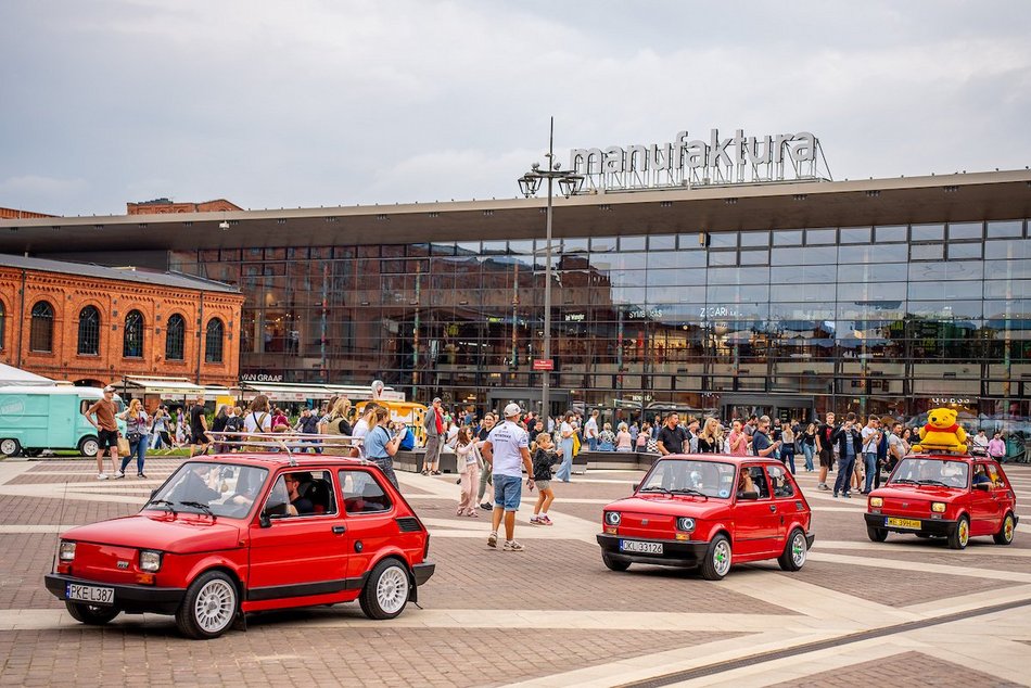 Łódź. Parada maluchów w Manufakturze! Kultowe fiaty 126p ciągle w modzie
