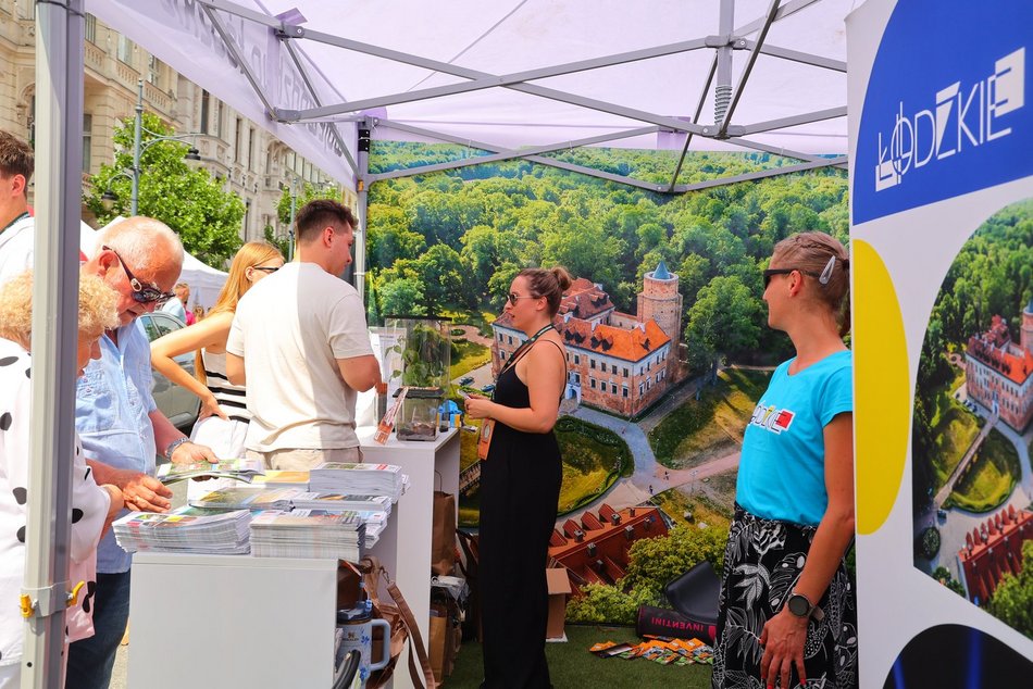 Łodzianie świętują 602. Urodziny Łodzi na Piotrkowskiej i placu Wolności