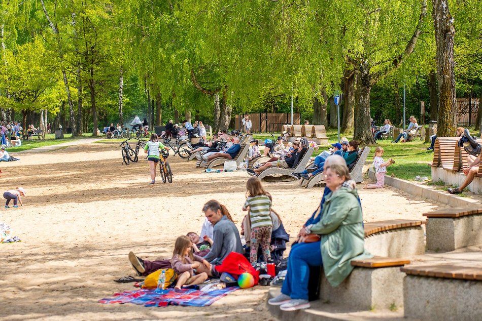 Łódź. Piknik w Arturówku. Łodzianie rozpoczęli majówkę 2025 nad wodą