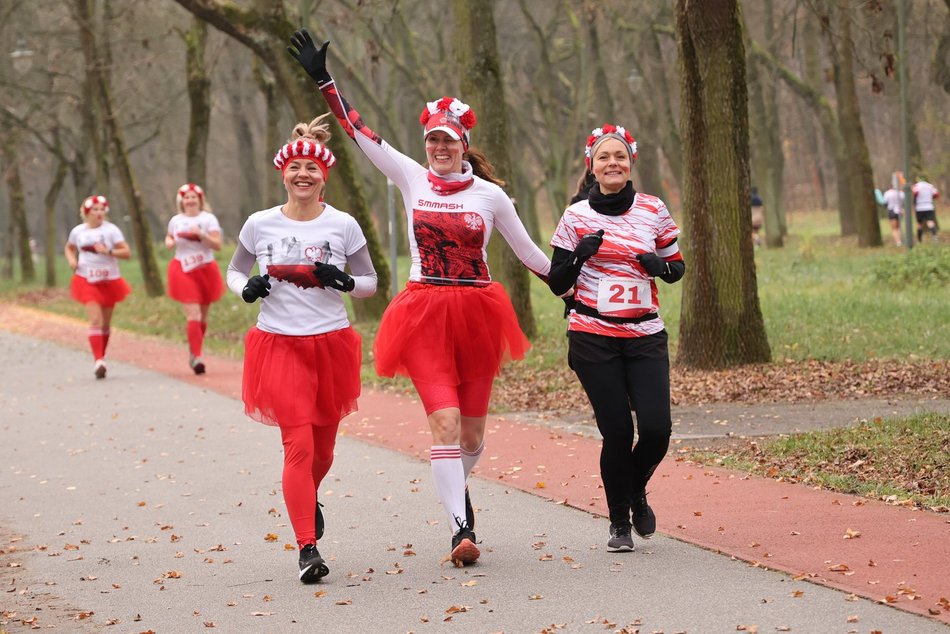 Bieg Niepodległościowa 5 w parku Na Zdrowiu w Łodzi. Odszukaj się w galerii!