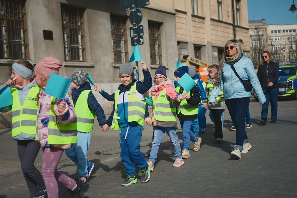 Łódź. Światowy Dzień Autyzmu. Przedszkolaki przemaszerowały Piotrkowską!