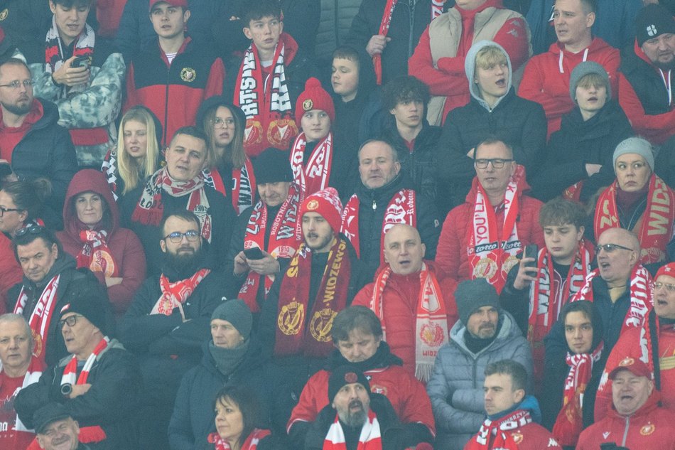 Łódź. Kibice na meczu Widzew Łódź - Lech Poznań. Byłeś/aś? Znajdź się w galerii!