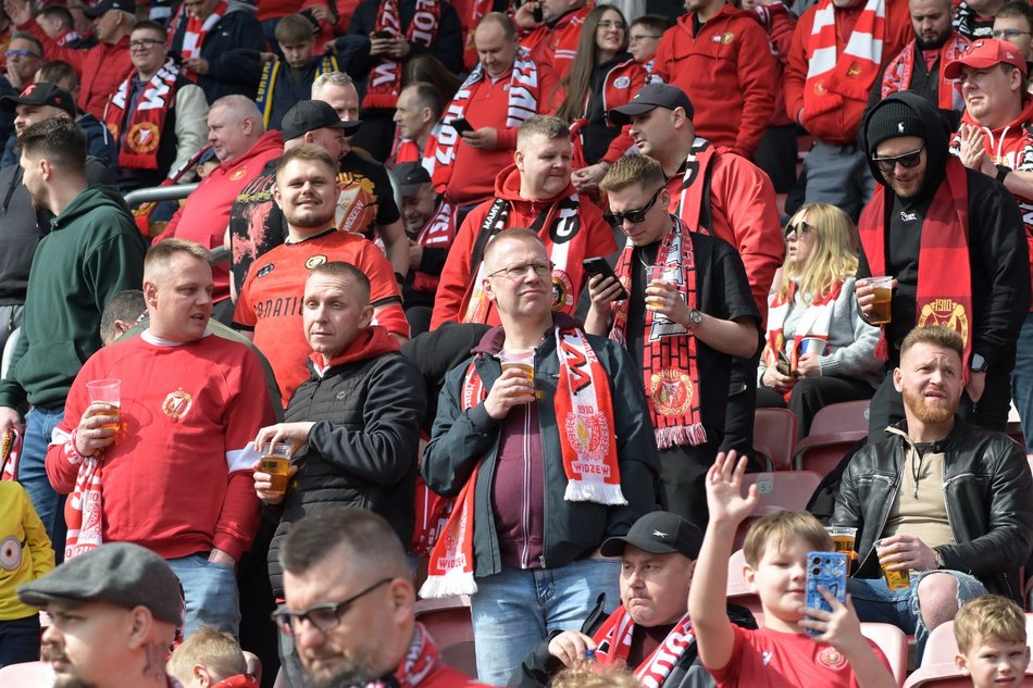 Łódź. Kibice na meczu Widzew Łódź - Bruk-Bet Termalica Nieciecza. Byłeś/aś? Znajdź się w galerii!