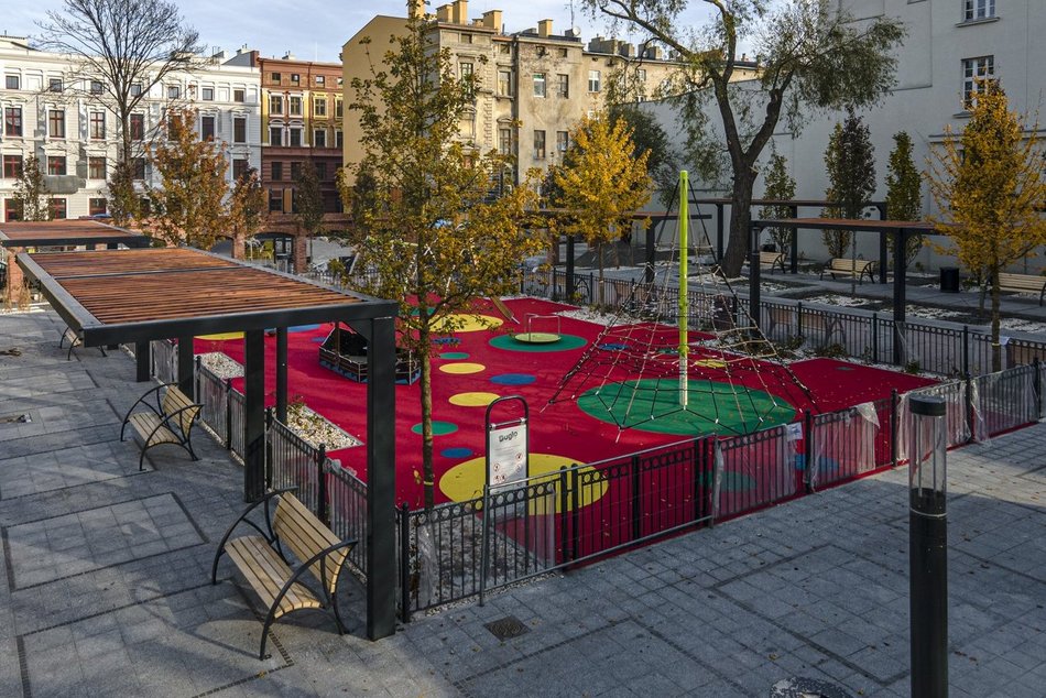 Nowe drogi i tajemnicze przejścia w centrum Łodzi. Tędy pójdziesz na skróty!