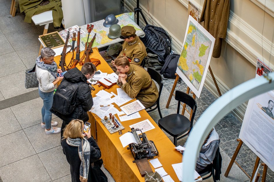 Festiwal Szyfrów w Mediatece MeMo. Nie zabrakło wielbicieli historii i łamigłówek