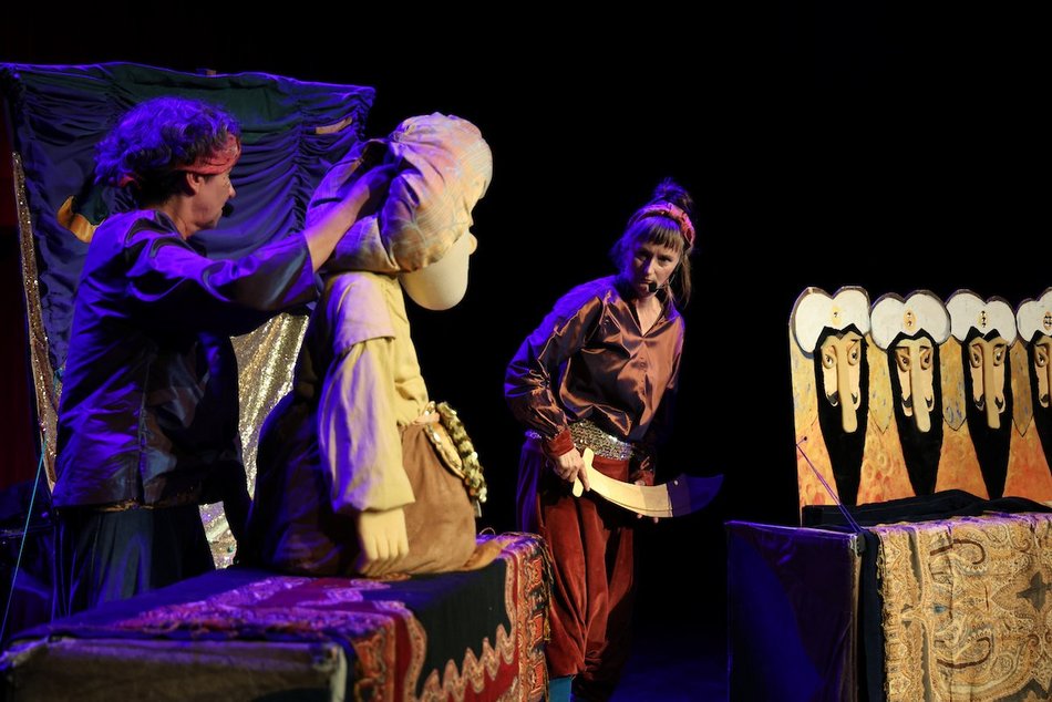 Łódź. Baśniowa Piotrkowska w Łodzi. W repertuarze "Alibaba i czterech rozbójników"