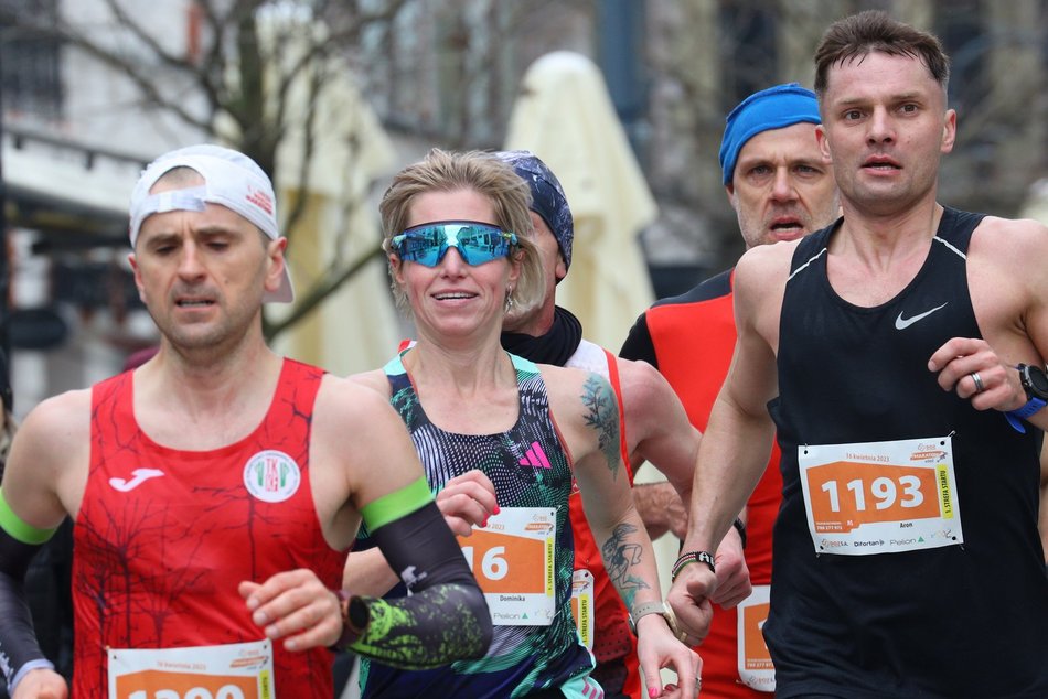 DOZ Maraton 2023. Brałeś udział w biegu? Znajdź się na zdjęciach!