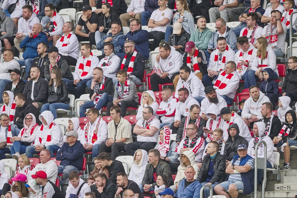 Kibice ŁKS Łódź na meczu z Radomiakiem Radom