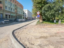 Łódź. Remont Organizacji WiN w Łodzi. Po pierwszych rozbiórkach czas na prace brukarskie