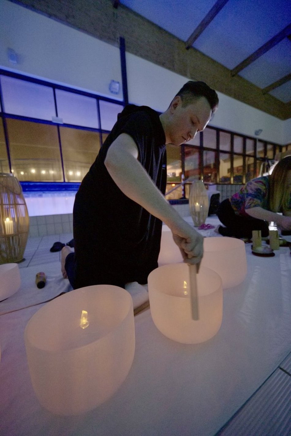 Łódź. Walentynkowy relaks w Aquaparku Fala w Łodzi przy dźwiękach mis tybetańskich