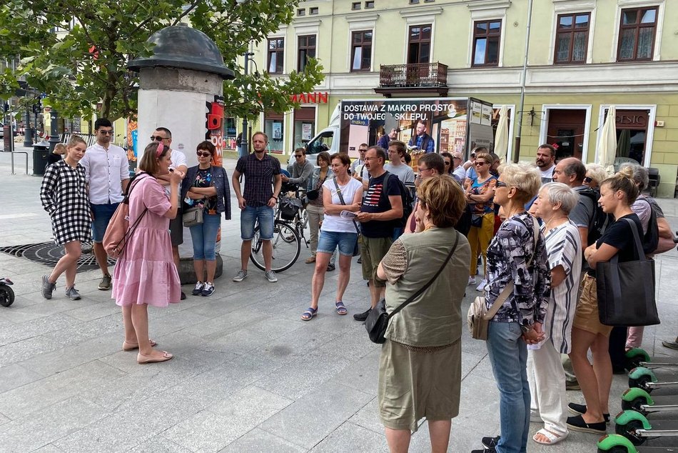 Łódź. Gdzie poznać kogoś w Łodzi? Speed dating, spacery z psami, białe randki, grupy osiedlowe i więcej