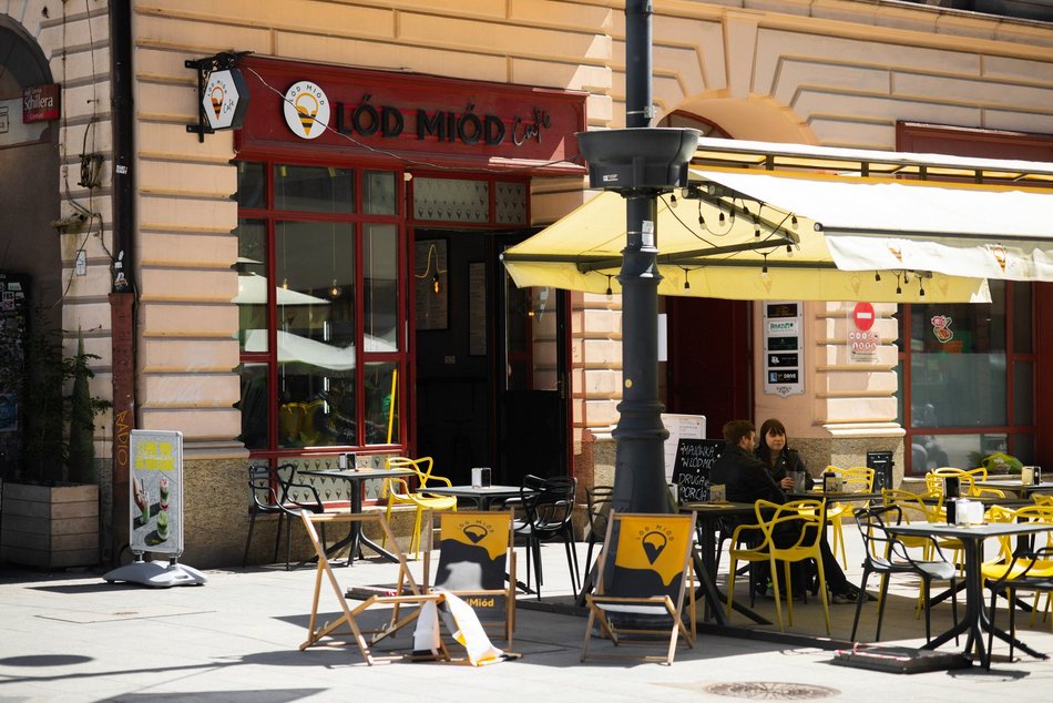 Łódź. Łodzianie ruszyli na... lody! Tłumy łasuchów opanowały lodziarnie w całym mieście!