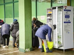 Łódź. Masz nadmiar świątecznych potraw? Skorzystaj z 26 lodówek społecznych w Łodzi