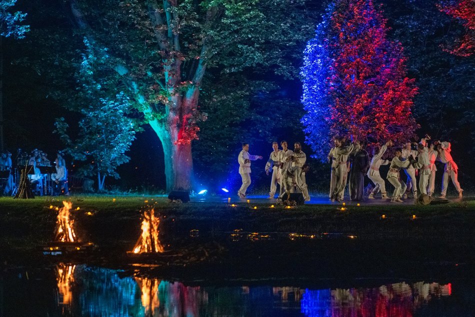 Łódź. Noc Świętojańska w Ogrodzie Botanicznym w Łodzi