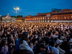Łódź. Modelki dały czadu na urodzinach Manufaktury! Niezwykły koncert olśniewającego trio!