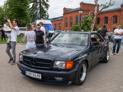 Łódź. Zlot Mercedesów w Ogrodach Geyera w Łodzi. Nie lada gratka dla fanów motoryzacji