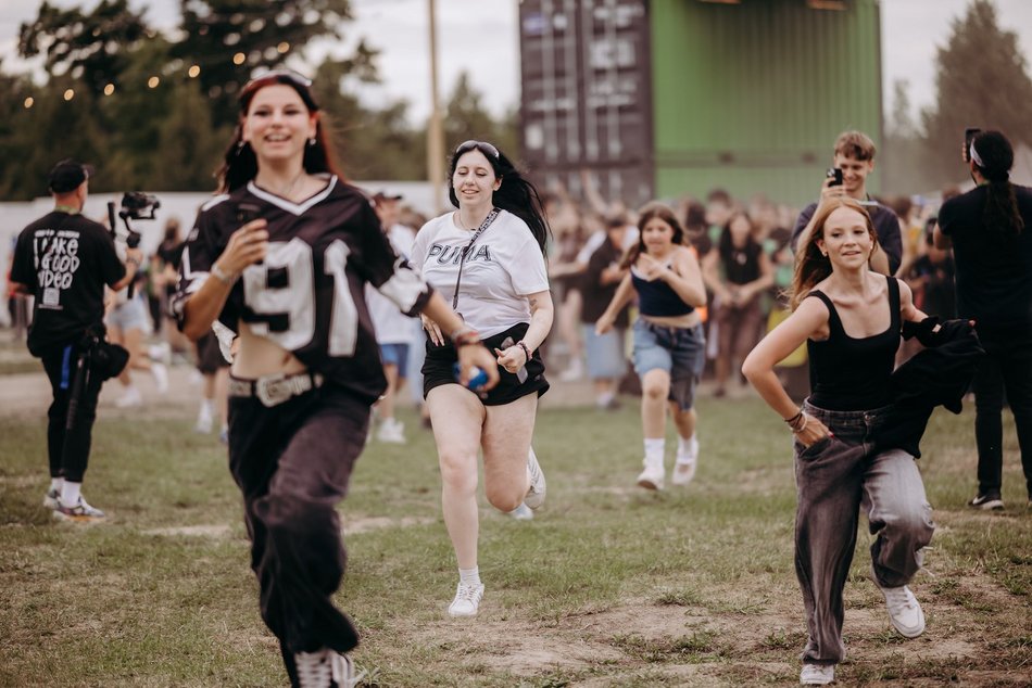 Łódź Summer Festival 2025 wystartował! Otwarcie bram i tłumy biegnące pod scenę!