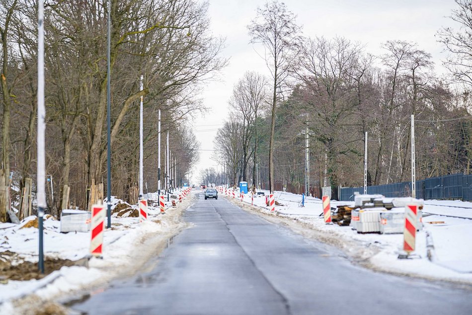 Łódź. Remont Szczecińskiej pomimo niekorzystnej pogody