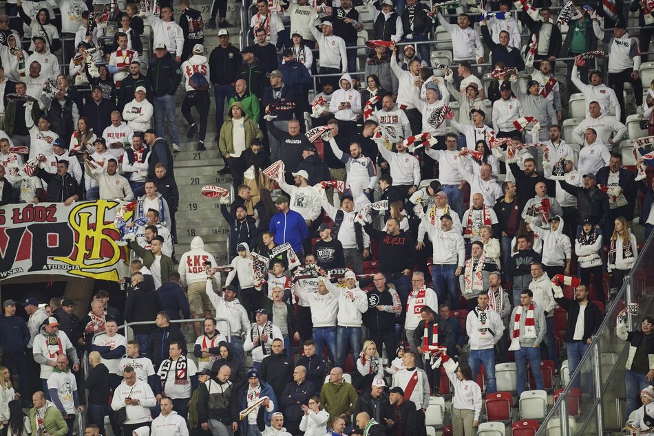 Kibice na meczu ŁKS Łódź - Wisła Kraków. Tłumy na trybunach