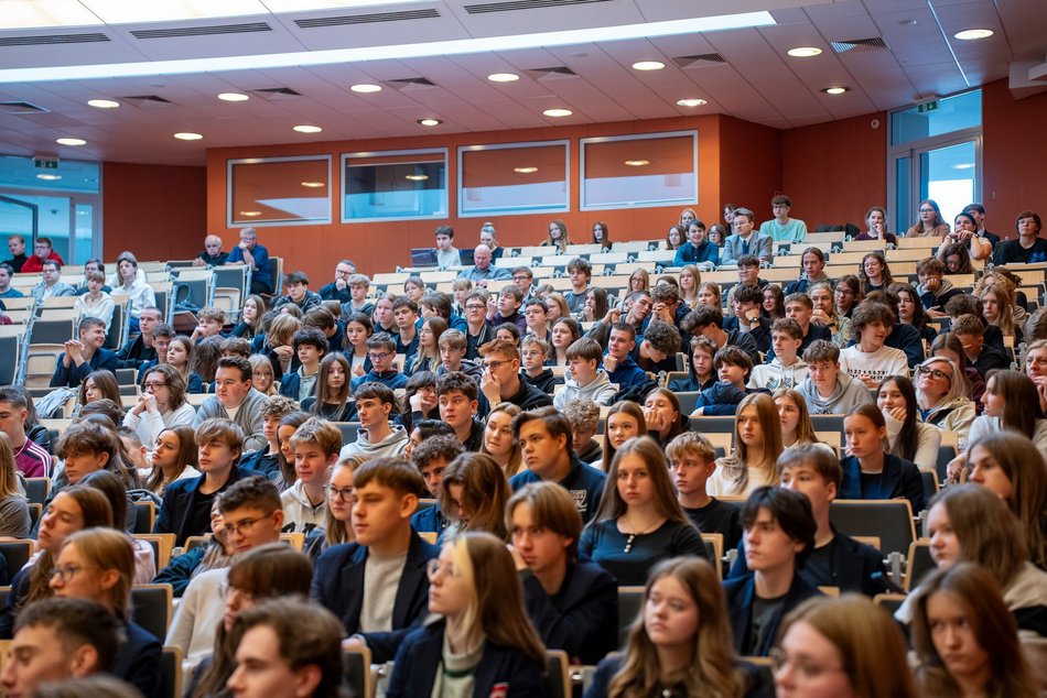 Łódź. Anna Maria Wesołowska na Uniwersytecie Łódzkim. Aula WPiA pękała w szwach