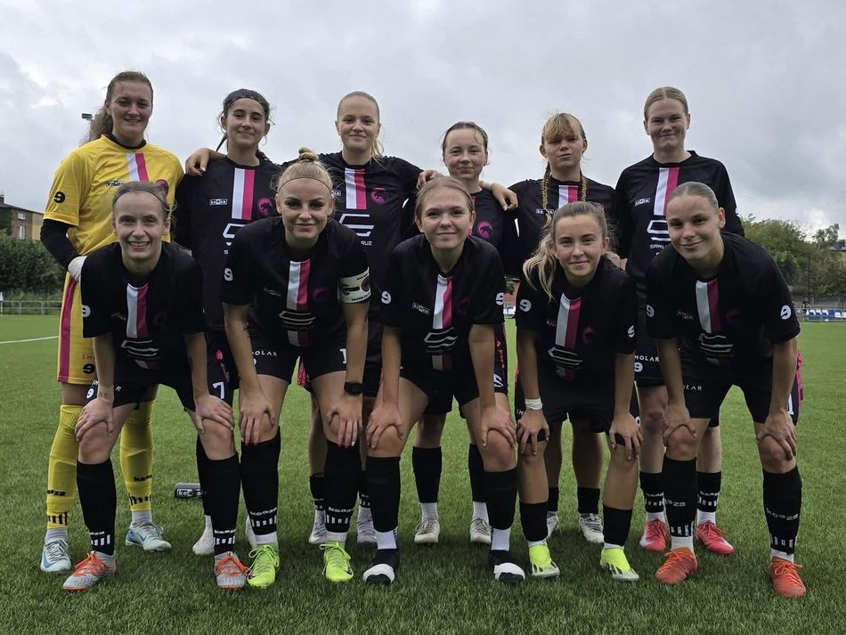 Łódź. AKS SMS Łódź idzie jak burza. Rośnie kolejny seniorski zespół piłki nożnej kobiet