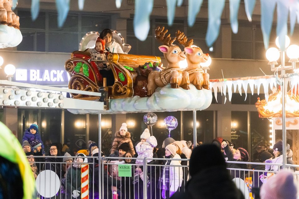 Tłumy na otwarciu Jarmarku Bożonarodzeniowego w Łodzi. Byłeś/aś? Znajdź się na zdjęciach!