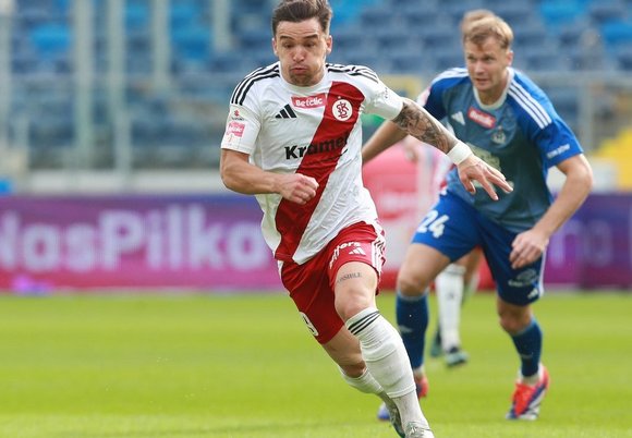 Lanie na Stadionie Śląskim. ŁKS Łódź wraca bez punktów z meczu z Ruchem Chorzów