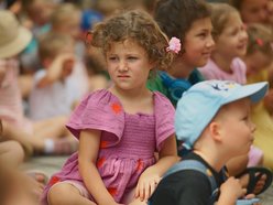 Łódź. Baśniowa Piotrkowska w Łodzi. Teatr Barnaby zapewnił dobrą zabawę całej rodzinie!