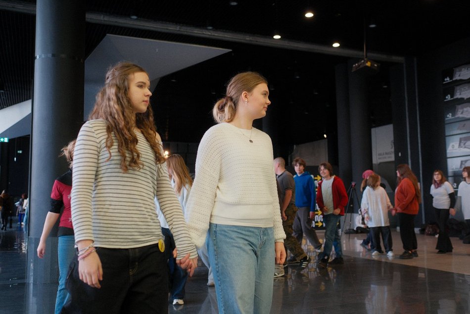 Łódź. Licealiści z Łodzi zatańczyli Belgijkę! Wielkie świętowanie Międzynarodowego Dnia Licealisty