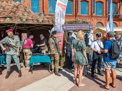 Łódź. Piknik Fundacji Pomoc dla Weterana w Manufakturze. Przyjdź i porozmawiaj z polskimi bohaterami