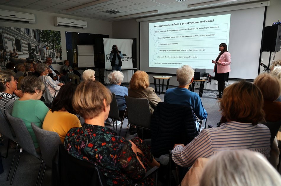 Łódź. Przyjdź na Akademię Świadomego Seniora w Łodzi i sprawdź, jak zadbać o cyfrowe bezpieczeństwo