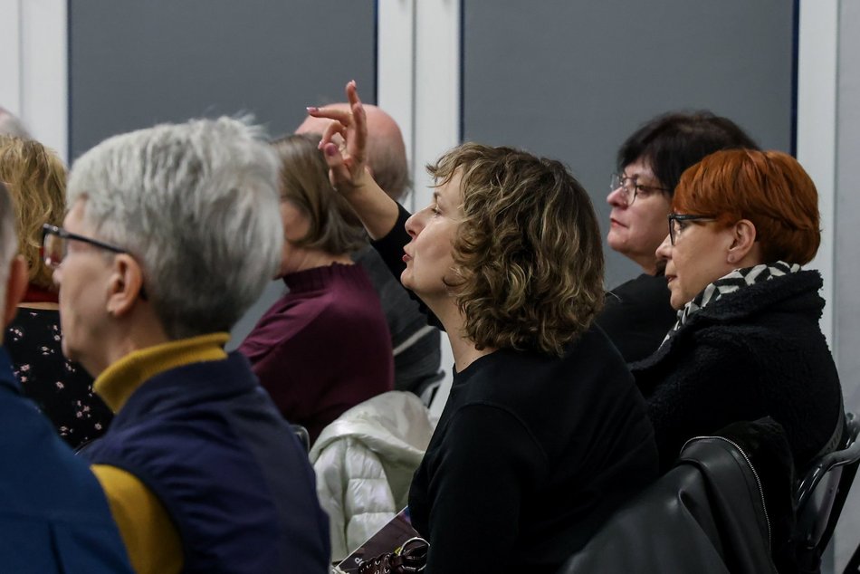 Łódź. Kolej Dużych Prędkości w Łodzi. Pełna sala na spotkaniu z inwestorem i wykonawcą