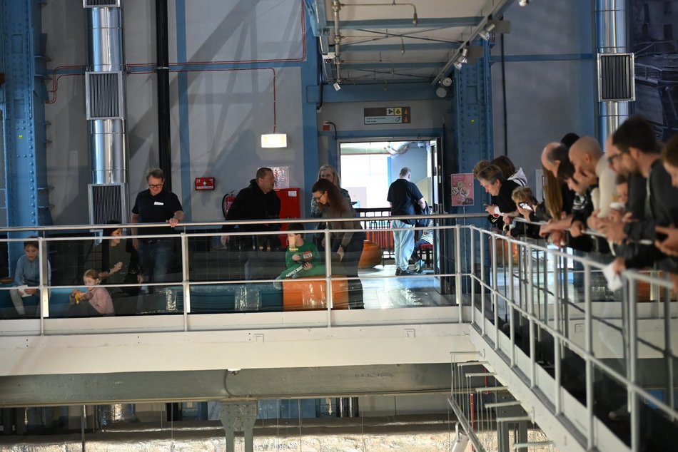 Łódź. Sławosz Uznański-Wiśniewski w EC1 Łódź. Tłumy łodzian na spotkaniu z astronautą