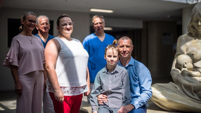 Pionierskie zabiegi w ICZMP w Łodzi! Pięcioro dzieci z koreańskimi zastawkami kardiologicznymi