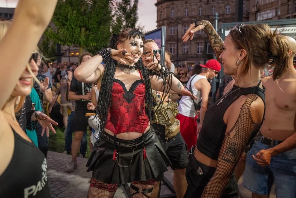 Łódź. Parada Wolności 2025 w Łodzi. Te stylówki zapamiętamy na długo!