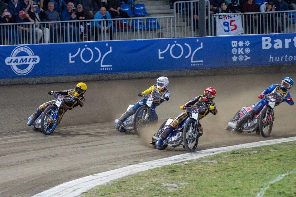 IMME na Moto Arenie w Łodzi. Numery rozlosowane wśród zawodników!