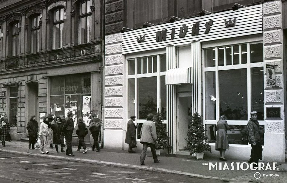 Łódź. Jak wyglądało życie w Łodzi na początku lat 90.? Media, wielkie fortuny i galopująca inflacja