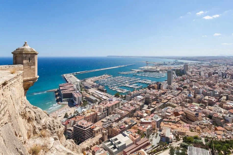 Łódź. Bbezpośrednie połączenia z Łodzi na majówkę 2026