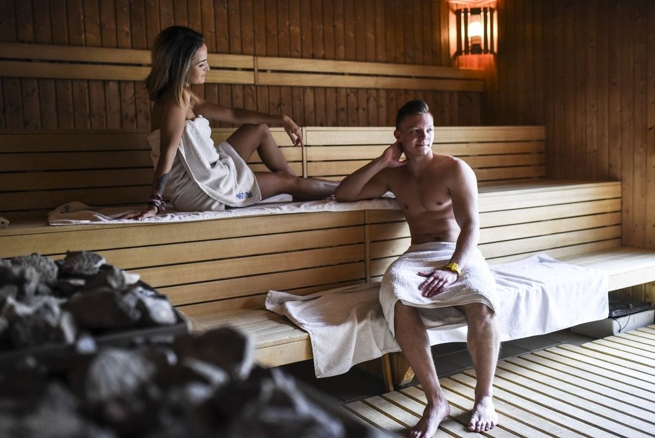 Łódź. Noc Naturystów w Aquaparku Fala w Łodzi. Hawajski klimat, ceremonie saunowe, gogle VR i więcej