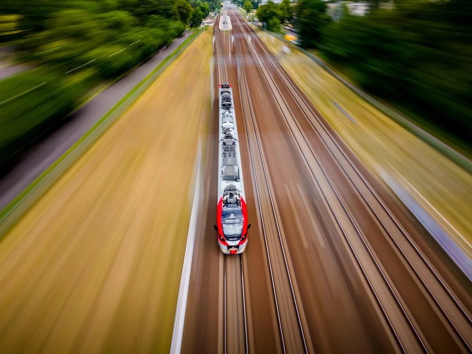 Łódź. Nowe inwestycje kolejowe w Łodzi. Kolej Dużych Prędkości, pociąg do Płocka, zmiany w rozkładzie