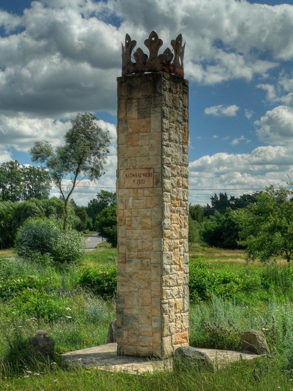 Obelisk w Żeleźnicy upamiętniający wypadek króla Kazimierza Wielkiego